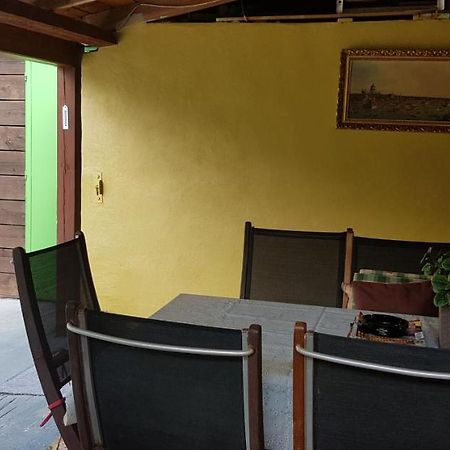 Appartement Apartman Koi à Veltrusy Extérieur photo